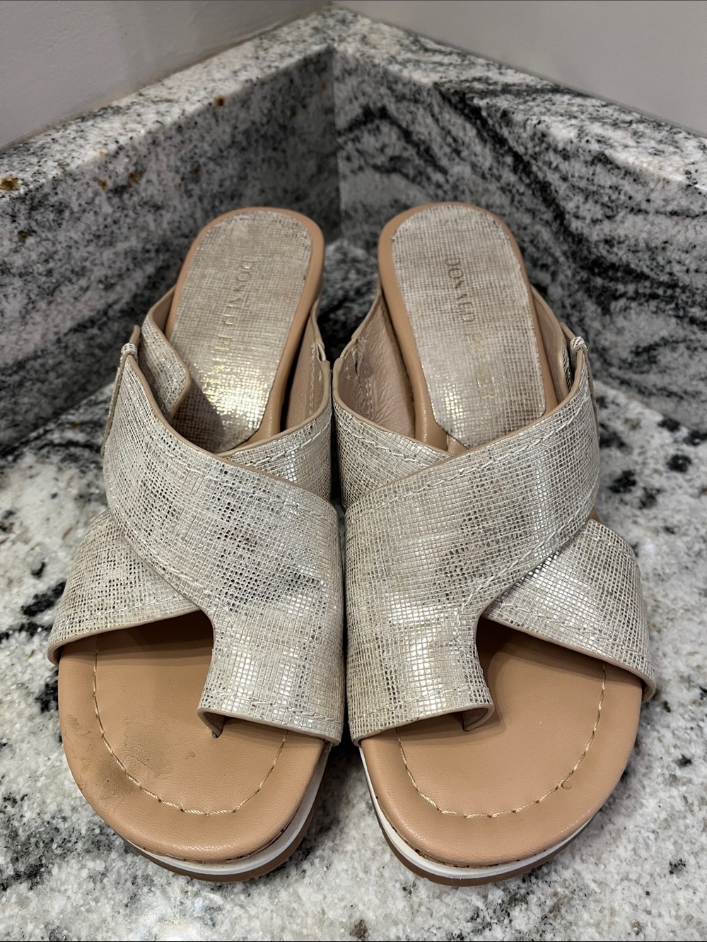 Like New Donald Pliner IRINI Wedge Sandals in Platino | Size 7.5